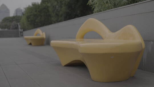 黄浦滨江黄色座椅视频素材模板下载