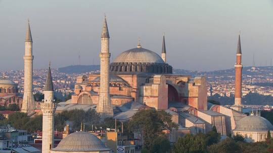 黄昏时分土耳其伊斯坦布尔的圣索菲亚清真寺
