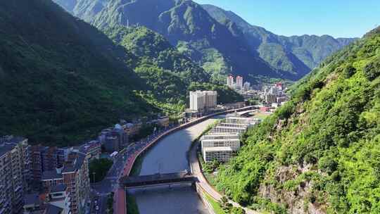 航拍四川雅安青衣江畔宝兴县县城风光