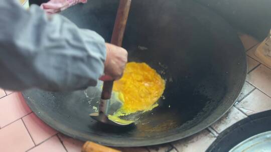 农家锅灶炒鸡蛋