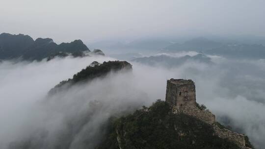 航拍雨后的北京密云司马台长城云海