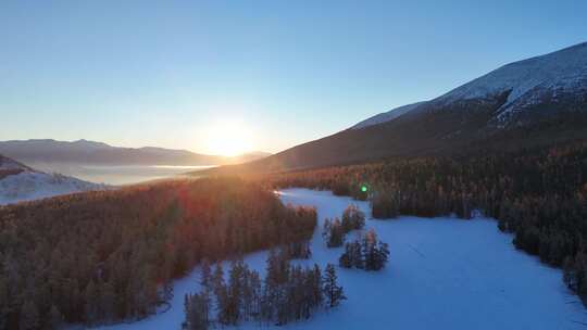 阿勒泰白哈巴雪后日出航拍