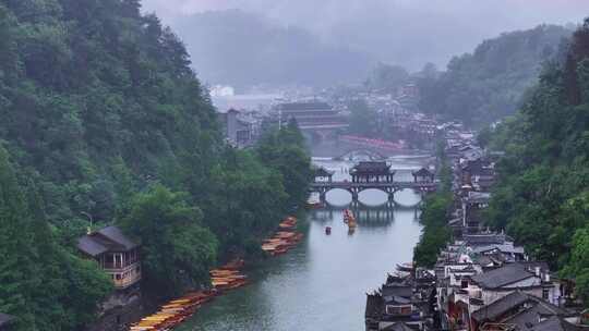 4k湖南湘西凤凰古城烟雨航拍