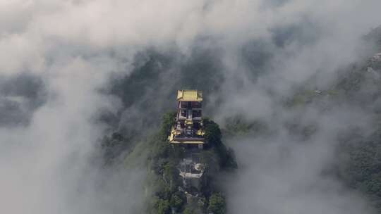 航拍秦岭山中雾气寺庙南五台