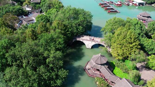 航拍杭州西湖中式园林自然风景