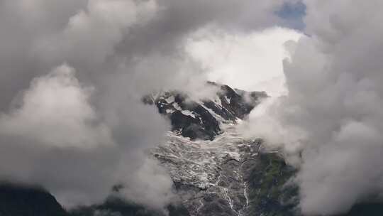 西藏恰母那雪峰