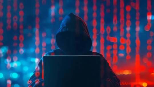 神秘黑客操作笔记本电脑