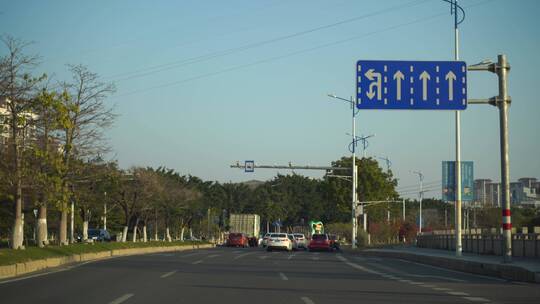 城市道路开车汽车行驶行车记录仪驾驶视角