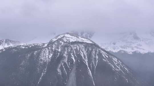 航拍云南香格里拉雪山森林草原 自然风光