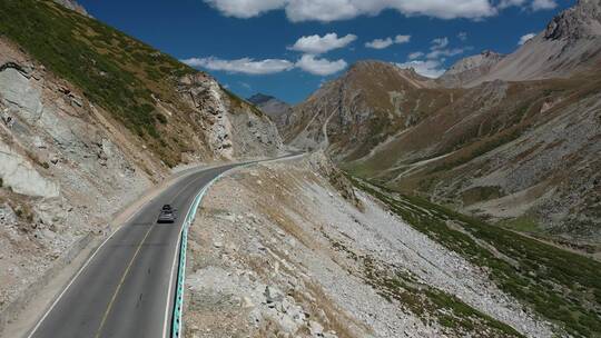 新疆旅行独库公路草原峡谷森林自然风光航拍