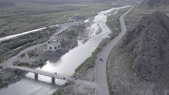 青海海西德令哈道路建筑河流航拍视频