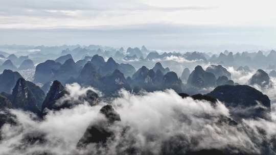 桂林喀斯特地貌阳朔风光雨后云海风光