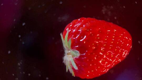 【镜头合集】旋转草莓黑场摄影2