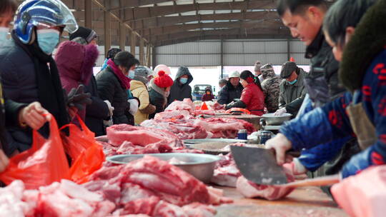 农贸市场猪肉猪蹄猪腿排骨年货