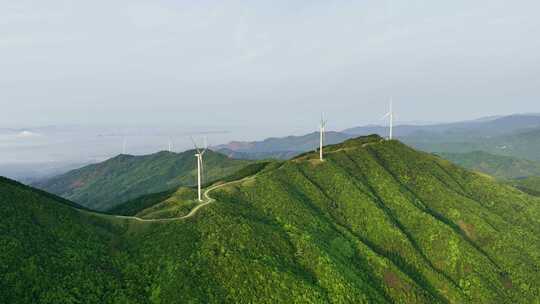 青山清晨风车新能源风力发电