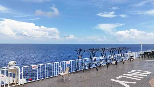 西沙群岛旅游邮轮上空大海实拍环境航拍4K