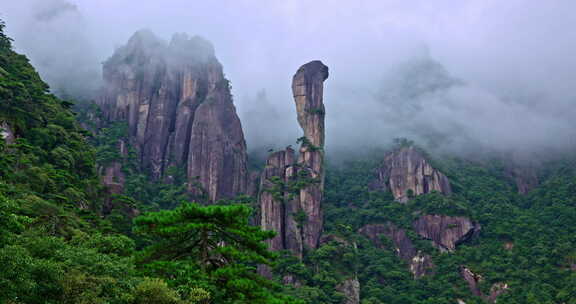 三清山金蟒出山景点