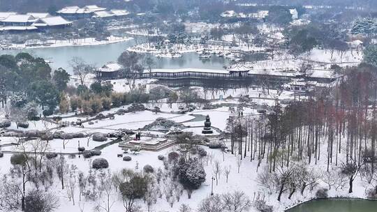 航拍瘦西湖景区园林大明寺观音山宋夹城雪景