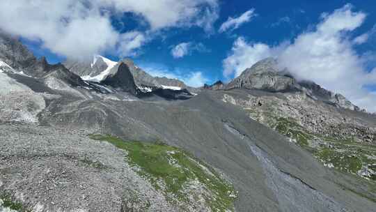 航拍四川甘孜党岭山脉雪山群峰风光