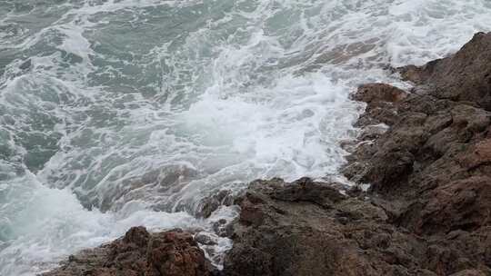 深圳海岸线-大梅沙礁石风起浪涌