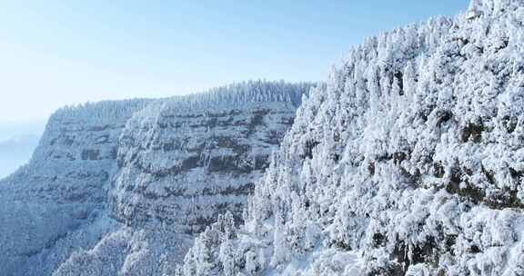 高清实拍瓦屋山冬天雪景雪山森林