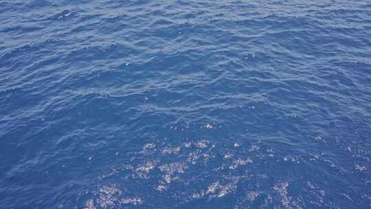 果冻蓝色通透的海洋海水