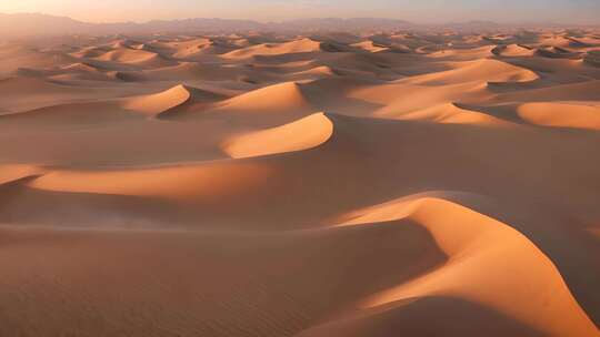 沙漠日出日落航拍