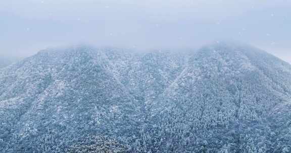 山林初冬雪景航拍延时