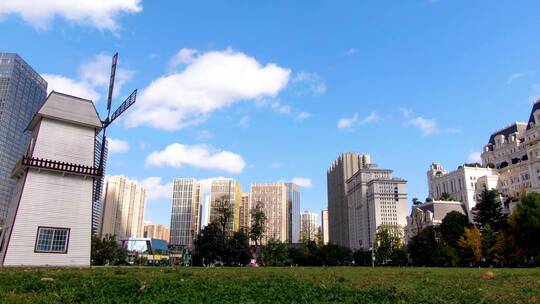 贵州贵阳花果园湿地公园蓝天白云延时摄影