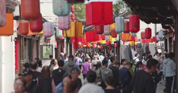 上海南翔古镇南翔老街红灯笼人流节日