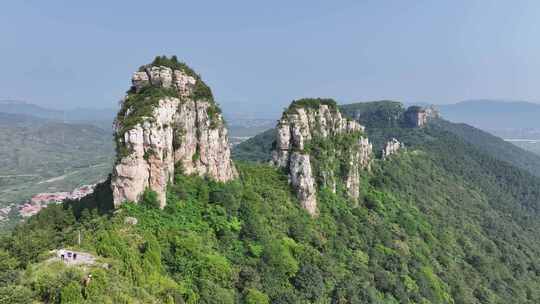 山东临沂平邑县曾子山峰奇石怪山色美