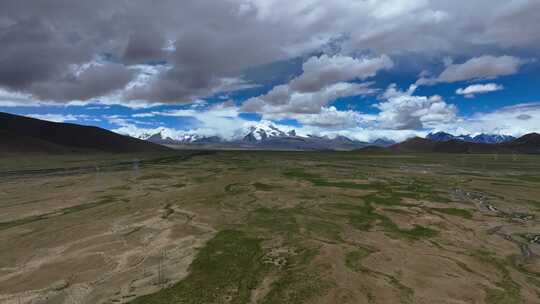 西藏日喀则希夏邦马峰晴天高空航拍