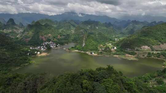 广西阳朔县新坪镇西塘自然风景区航拍湖泊