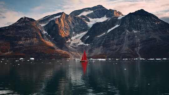 帆船行驶在大海上雪山山脉群岛航拍格林兰岛