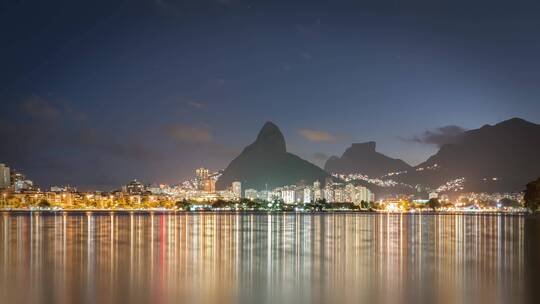 里约海岸线夜景