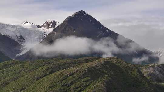 来古冰川风景区清晨航拍