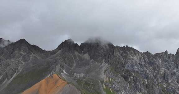 西藏丙察察段雪山风景