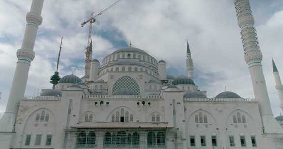 伊斯坦布尔Camlica清真寺建设和马尔马拉海
