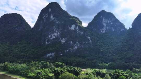 桂林阳朔群山