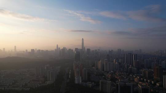 晨雾深圳高楼建筑城市交通