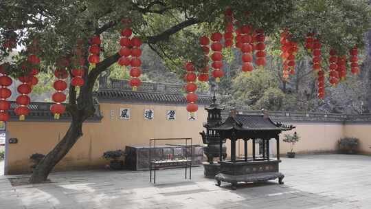 新昌大佛寺 寺庙里的香炉