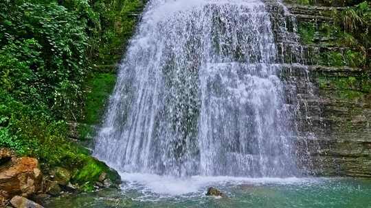 湖北恩施4A景区鹿院坪森溪流瀑布慢速升格