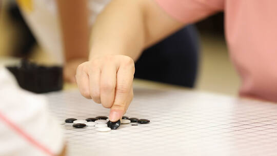 五子棋下棋特写镜头