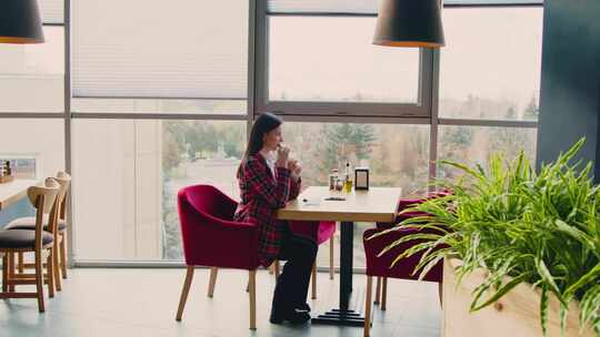 女人，咖啡馆，餐厅，咖啡