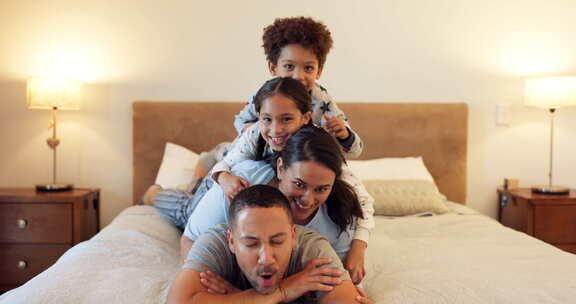 快乐，家人在一起，在床上拍照，放松，联系