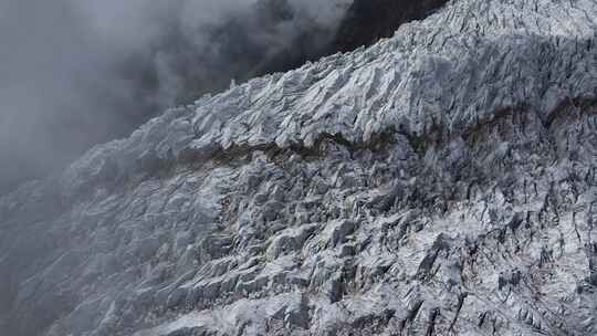 航拍四川第二高峰中山峰冰川冰塔林风光