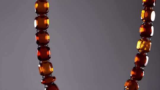 琥珀珠串特写素材