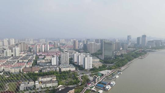 上海南浦大桥车流黄浦江全景特写4K航拍视频素材模板下载