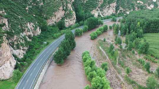 实拍暴雨后洪水 山洪  泥石流