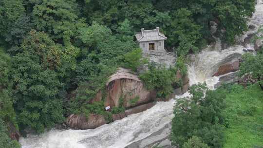 雨后泰山，悬崖飞瀑，高山流水，